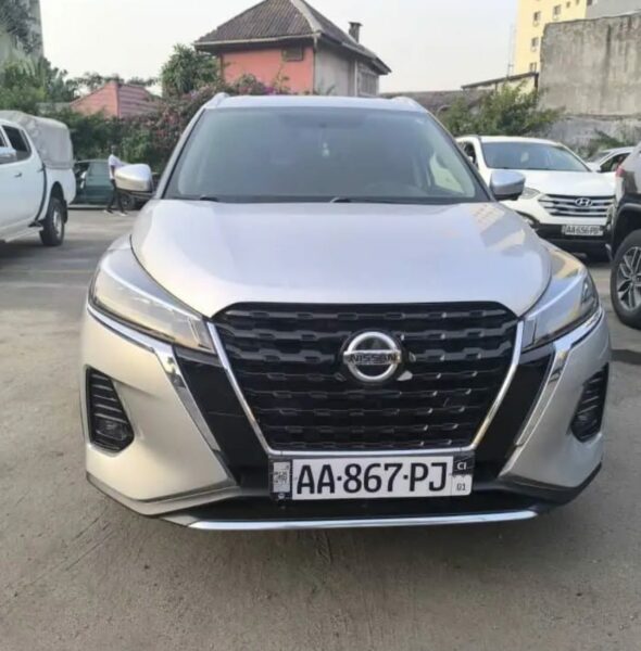 Location d'une Nissan Kicks Grise