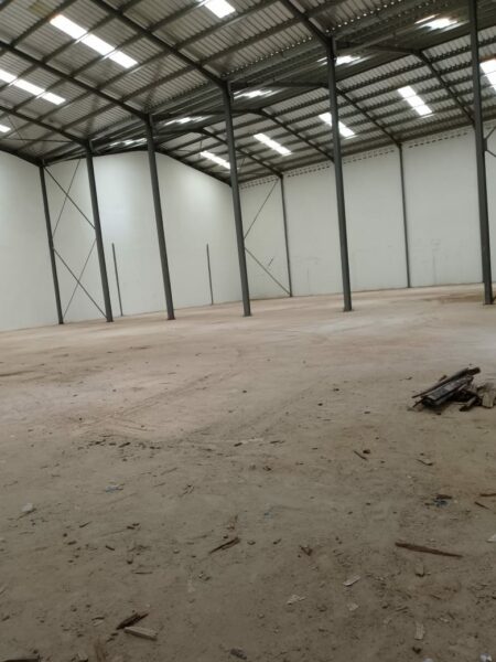 Location d'un entrepôt sur Port Bouet