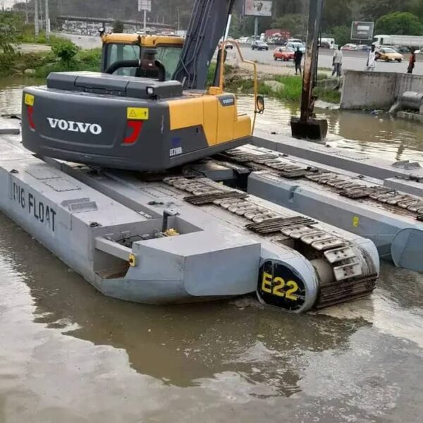 LOCATION DE PELLE HYDRAULIQUE AMPHIBIE VOLVO