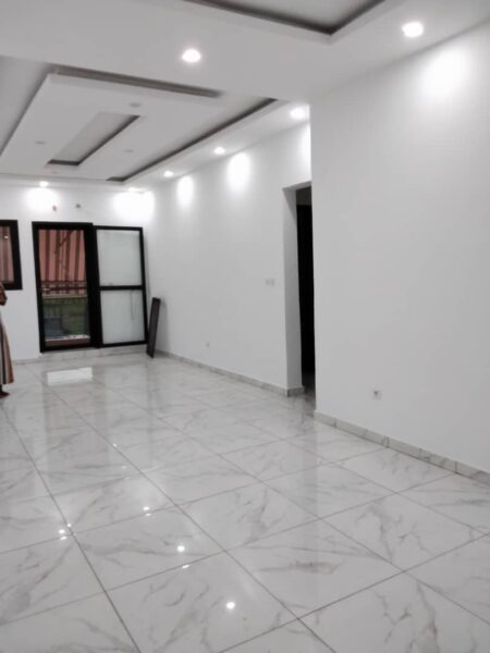 Appartement 3 pièces – 120 m² – Grand-Bassam (Carrefour Aka, côté autoroute Abidjan)