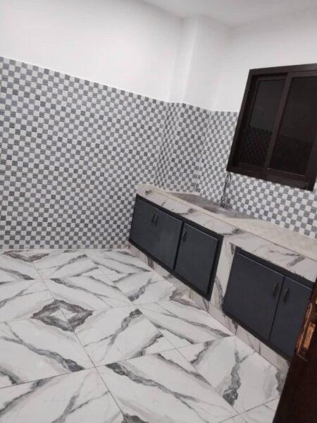 Appartement 3 pièces – 120 m² – Grand-Bassam (Carrefour Aka, côté autoroute Abidjan)