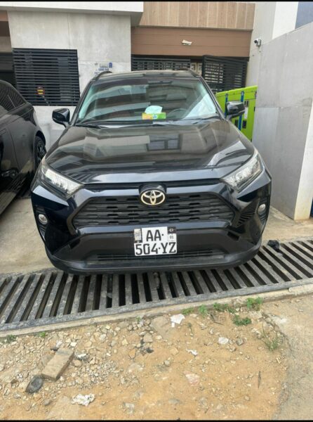 Location d'une Toyota RAV4 sur Abidjan