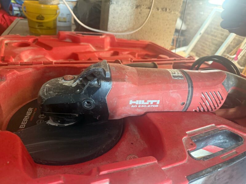 MEULEUSE MARQUE HILTI