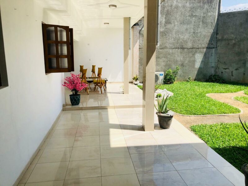 Location d'une sublime villa duplex de 10 pièces sur Riviera