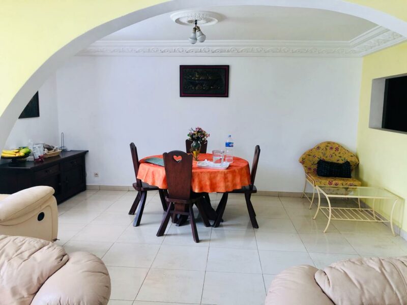 Location d'une sublime villa duplex de 10 pièces sur Riviera