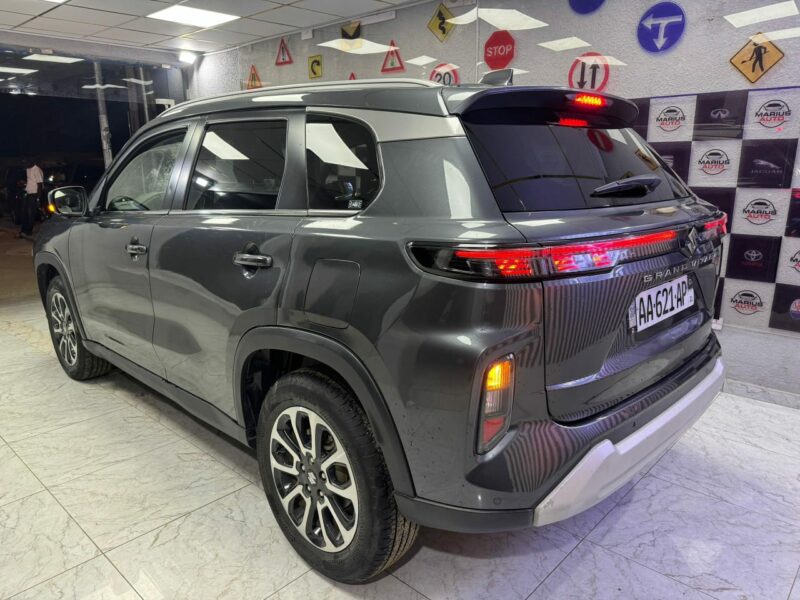 Location d'une Suzuki grand Vitara sur Abidjan