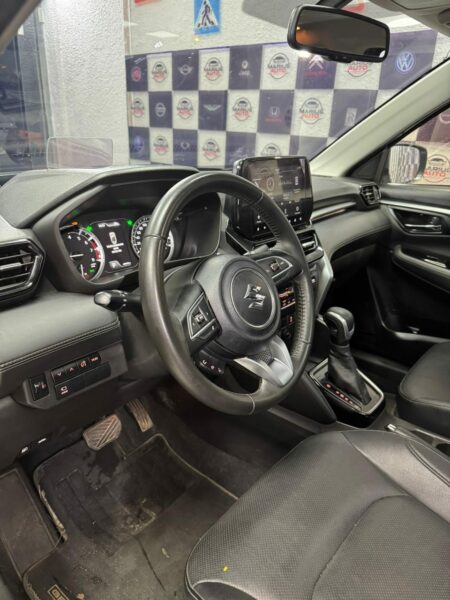 Location d'une Suzuki grand Vitara sur Abidjan