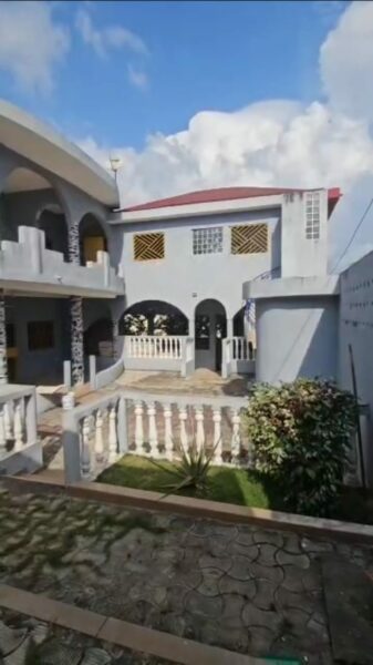 Location d'une villa duplex 9 pièces sur Bingerville zone kessé