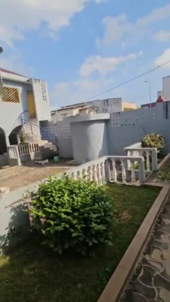 Location d'une villa duplex 9 pièces sur Bingerville zone kessé