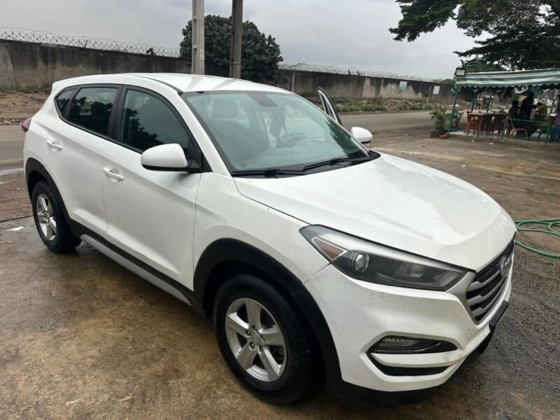 Location d'une Hyundai Tucson sur Abidjan