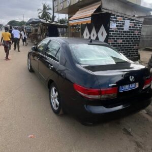Location d'une Honda Accord sur Abidjan