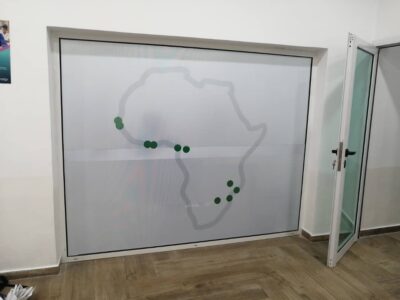 Décorateur signalétique panneau et lettrage: visibles, lisibles, mémorables.