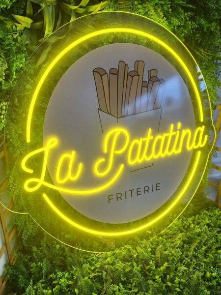 Décorateur signalétique panneau et lettrage: visibles, lisibles, mémorables.