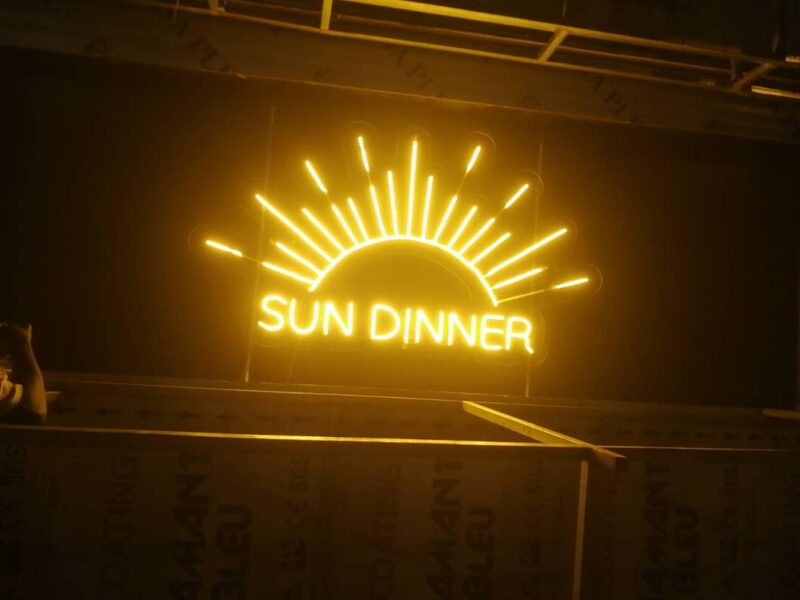 Décorateur signalétique panneau et lettrage: visibles, lisibles, mémorables.