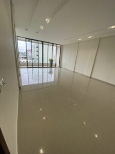 Lopcation d'un appartement de 5 pièces sur Cocody Riviera 4