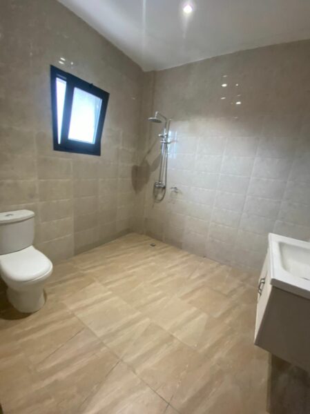 Lopcation d'un appartement de 5 pièces sur Cocody Riviera 4