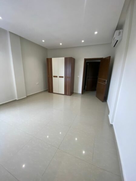 Lopcation d'un appartement de 5 pièces sur Cocody Riviera 4