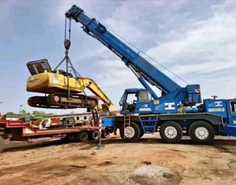 Location de grue mobile très robuste sur Abidjan