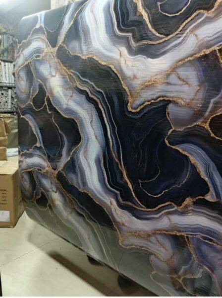 Décorateur en papier peint disponible pour tous vos travaux