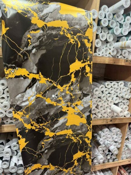 Décorateur en papier peint disponible pour tous vos travaux