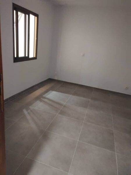 Location d'une villa basse de 5 pièces sur Cocody