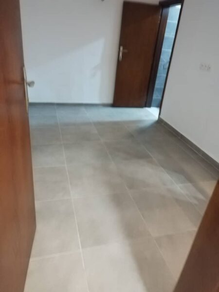 Location d'une villa basse de 5 pièces sur Cocody