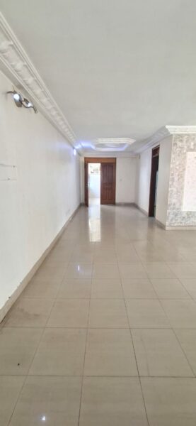 Location d'un appartement de 4 pièces sur Riviera 3