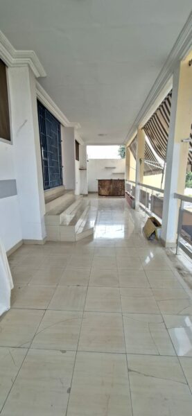 Location d'un appartement de 4 pièces sur Riviera 3