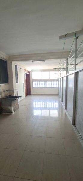 Location d'un appartement de 4 pièces sur Riviera 3