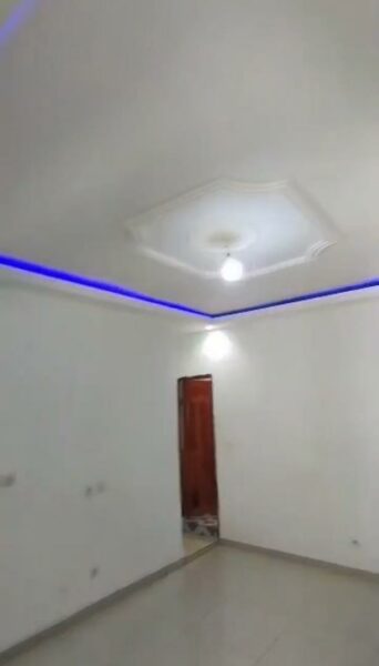 Location d'un 2 pièces staffé sur Azito