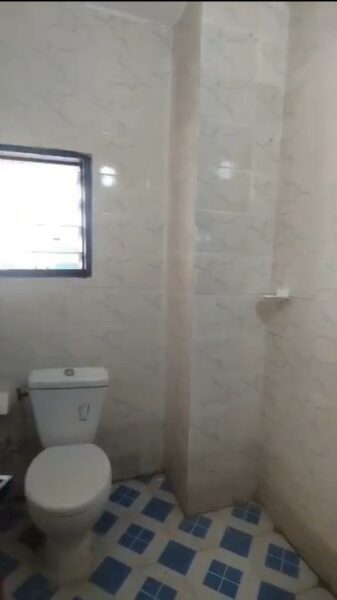 Location d'un 2 pièces staffé sur Azito