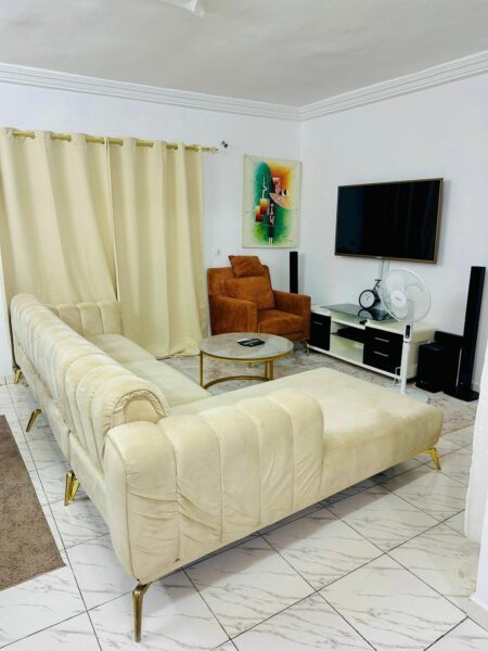 Location d'un 2 pièces meublé sur Angré nouveau chu