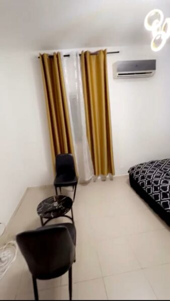 Location de mini chambre salon sur Angré nouveau chu