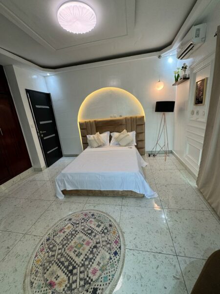 Location d'un appartement 3 pièces sur Cocody Riviera