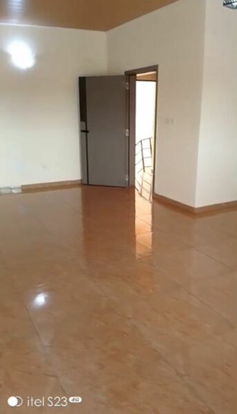 Location d'un appartement de 3 pièces sur Yopougon