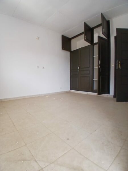 Location d'une villa duplex de 4 pièces sur Angré 8ème tranche