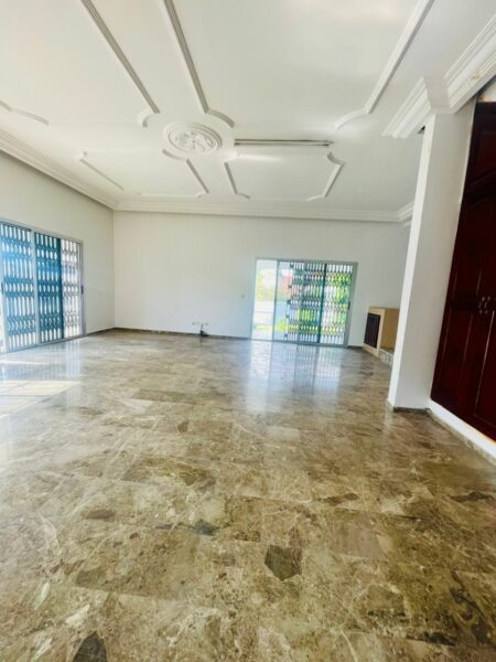 Location d'une villa duplex pour usage professionnel sur Cocody Angré 8ème tranche