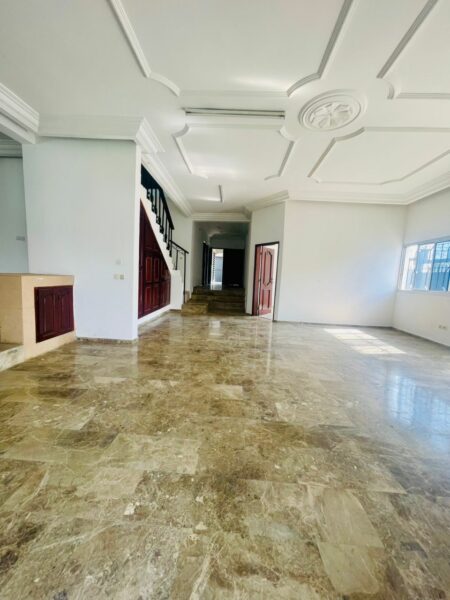 Location d'une villa duplex pour usage professionnel sur Cocody Angré 8ème tranche