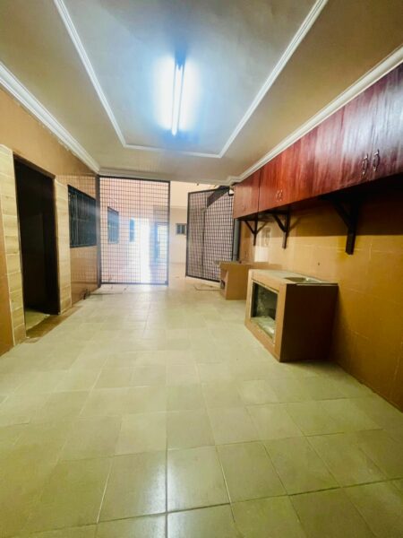 Location d'une villa duplex pour usage professionnel sur Cocody Angré 8ème tranche