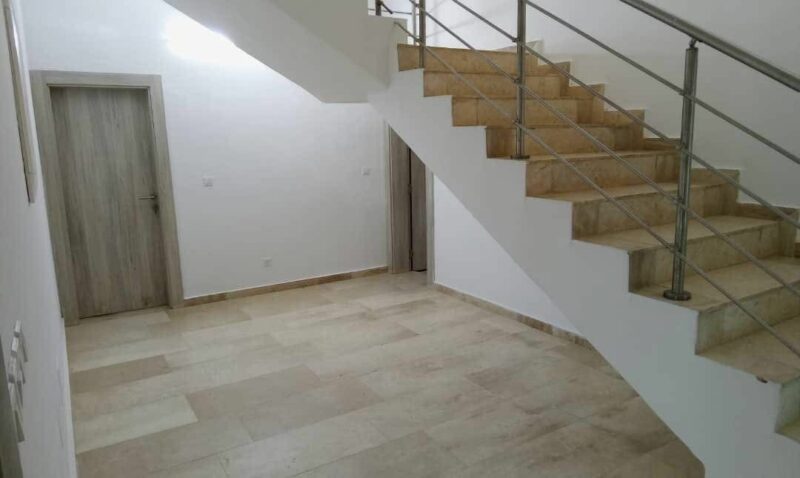 Location d'une villa duplex de 5 pièces sur Angré Djorogobité