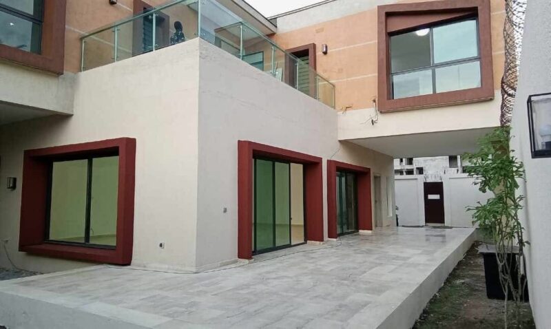 Location d'une villa duplex de 5 pièces sur Angré Djorogobité