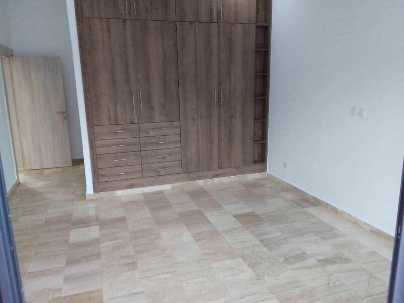 Location d'une villa duplex de 5 pièces sur Angré Djorogobité