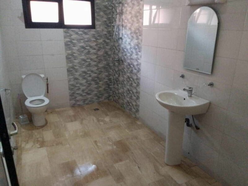 Location d'une villa duplex de 5 pièces sur Angré Djorogobité