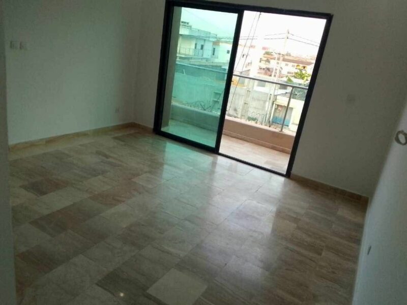 Location d'une villa duplex de 5 pièces sur Angré Djorogobité