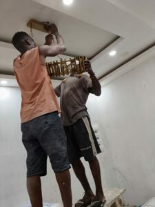 Service professionnel d'installation de luminaires décoratifs à vôtre service sur songon