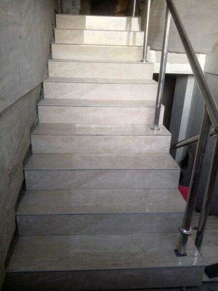 Service professionnel de carrelage sur mesure à vôtre service sur Songon