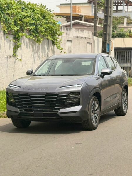 Location d'un SUV Jetour sur Abidjan