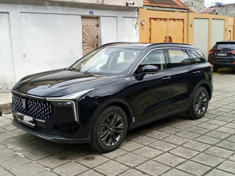 Location d'un SUV bestune sur Abidjan