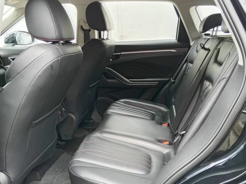 Location d'un SUV bestune sur Abidjan