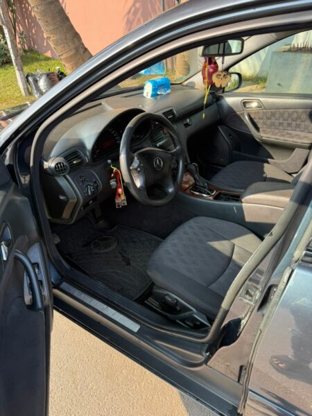 Location de Mercedes Kompressor sur Abidjan